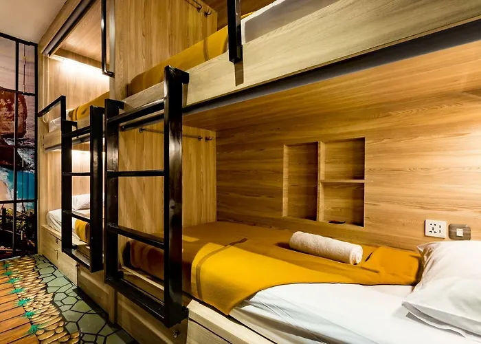 D'gobers By Gumilang Hospitality Hostal